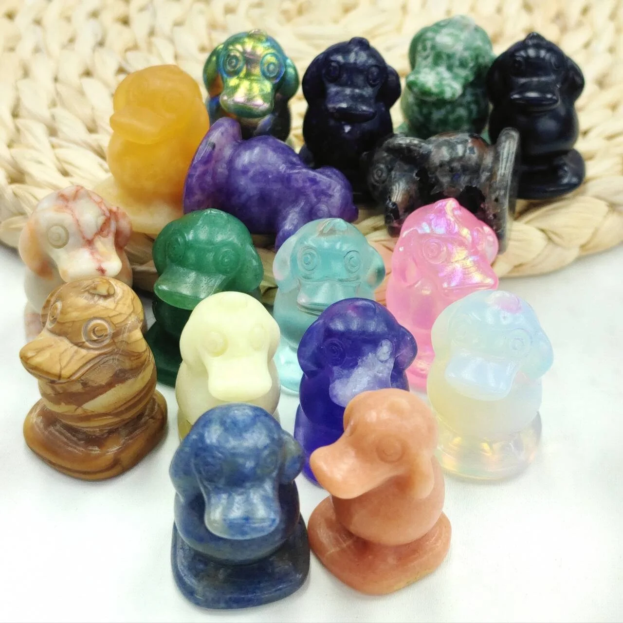 psyduck crystal Wholesale Natural Crystal Carving Polished Handmade Mini Crystal Cartoon Psyduck Caved For Gifts