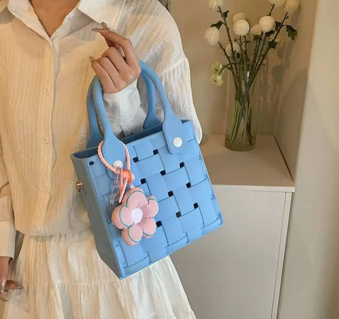 Женская сумка через плечо 2024