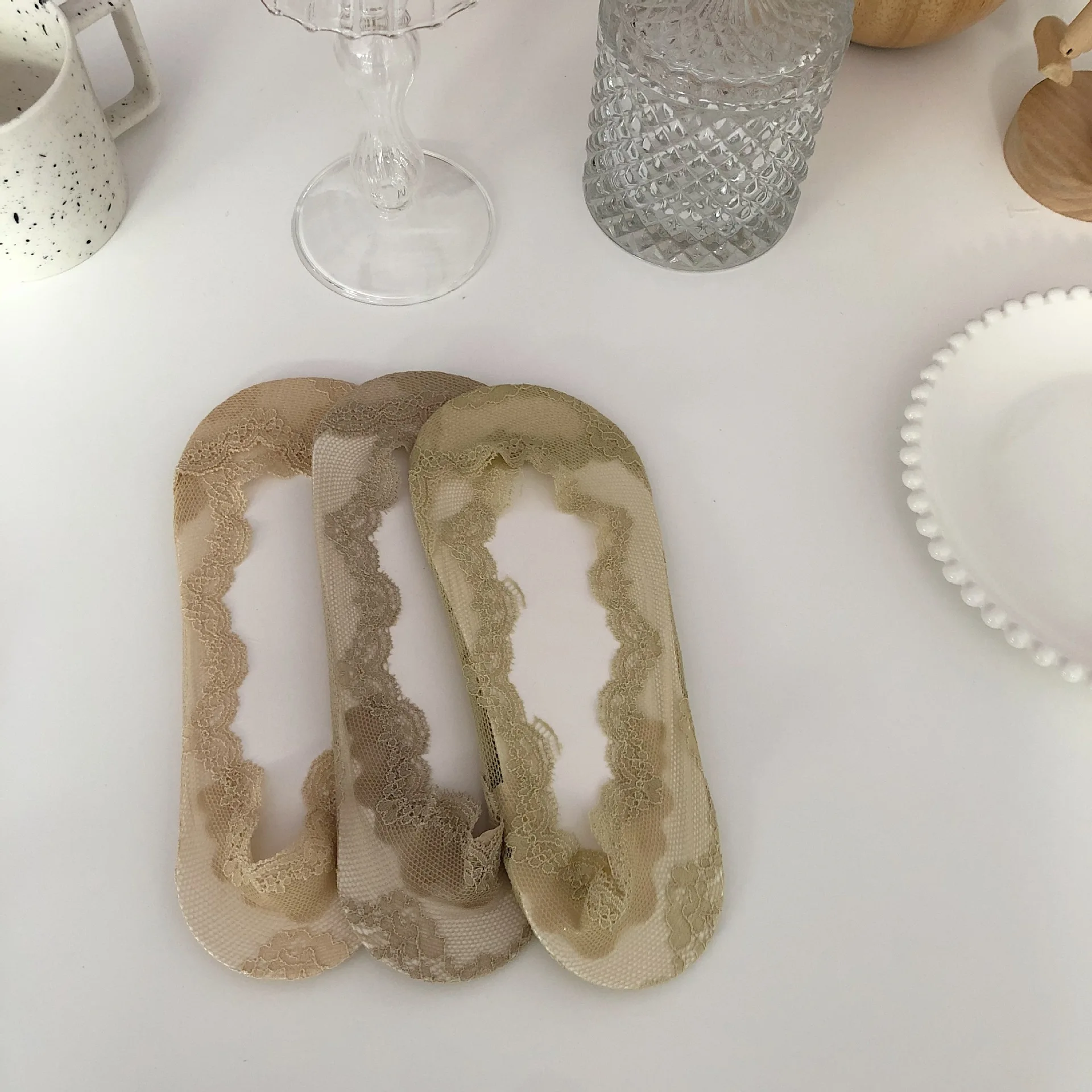 Летние новые женские носки, тонкие хлопковые невидимые носки, кружевные неглубокие носки с ресницами, силиконовые Нескользящие