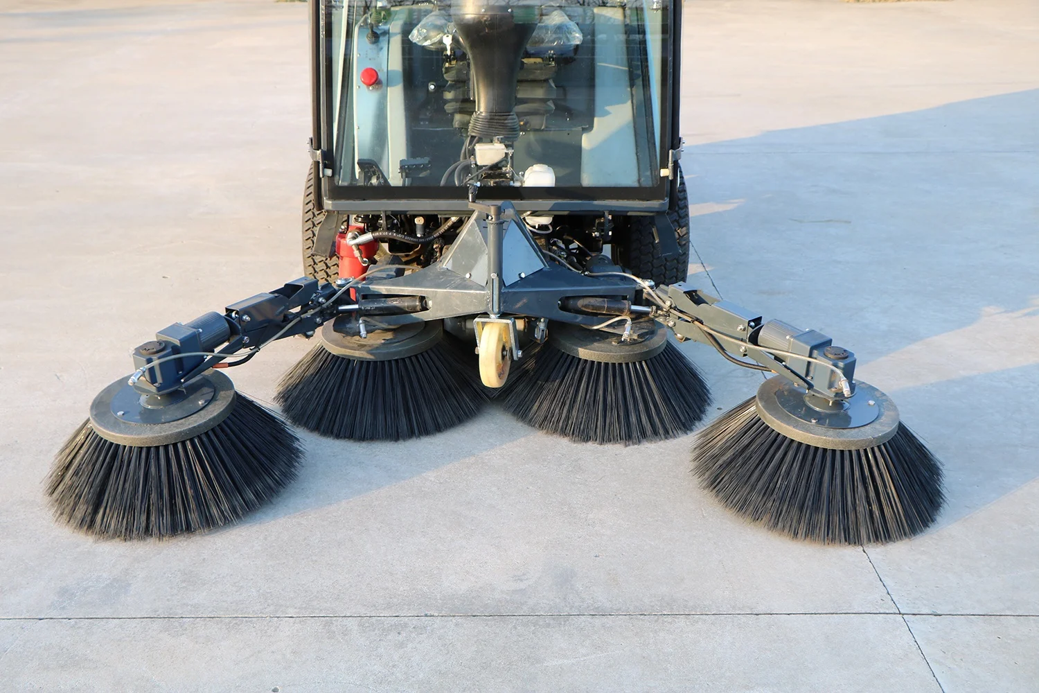 Pure Electric Road Sweeper Car Outdoor Street Cleaning 4 Wheel Street Sweeping Machine