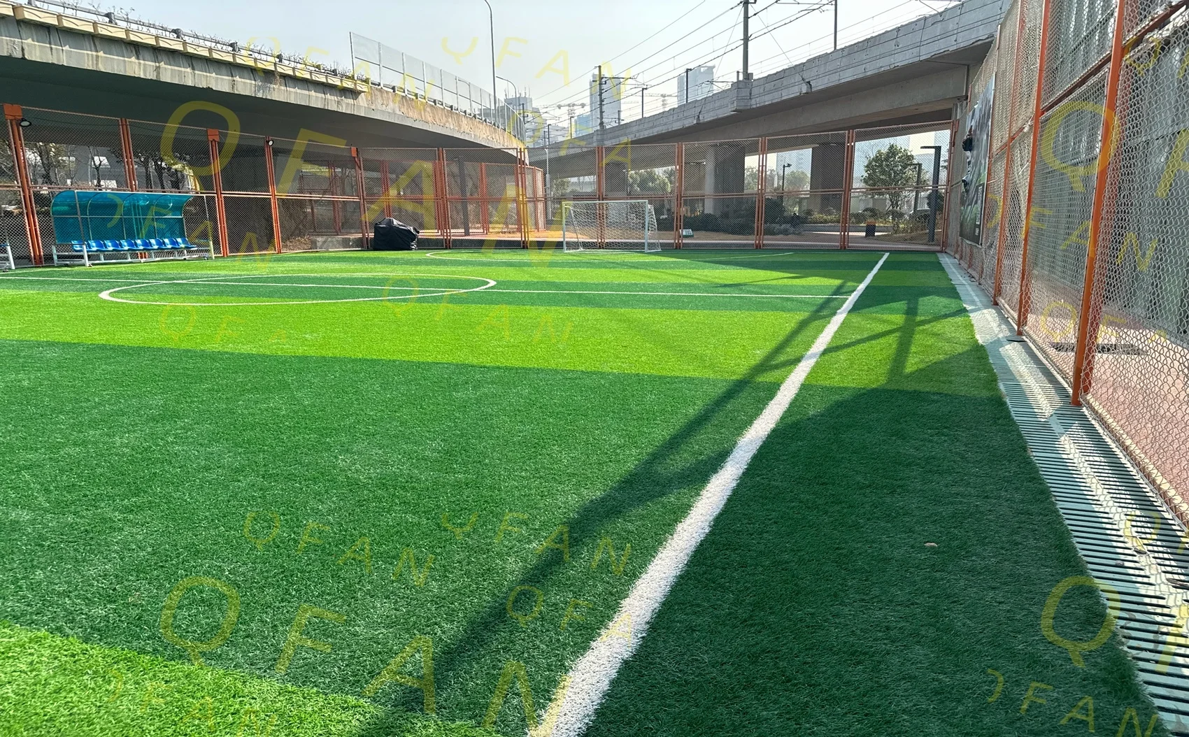 Qfan  5-person Soccer Sport Court Football Field  Play Soccer on Grass Ground