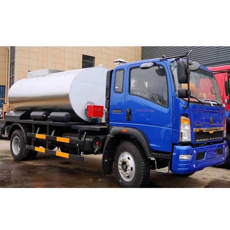 China good quality  8cbm 4*2 Manual Asphalt Distributor with automatic thermal oil system in Stock