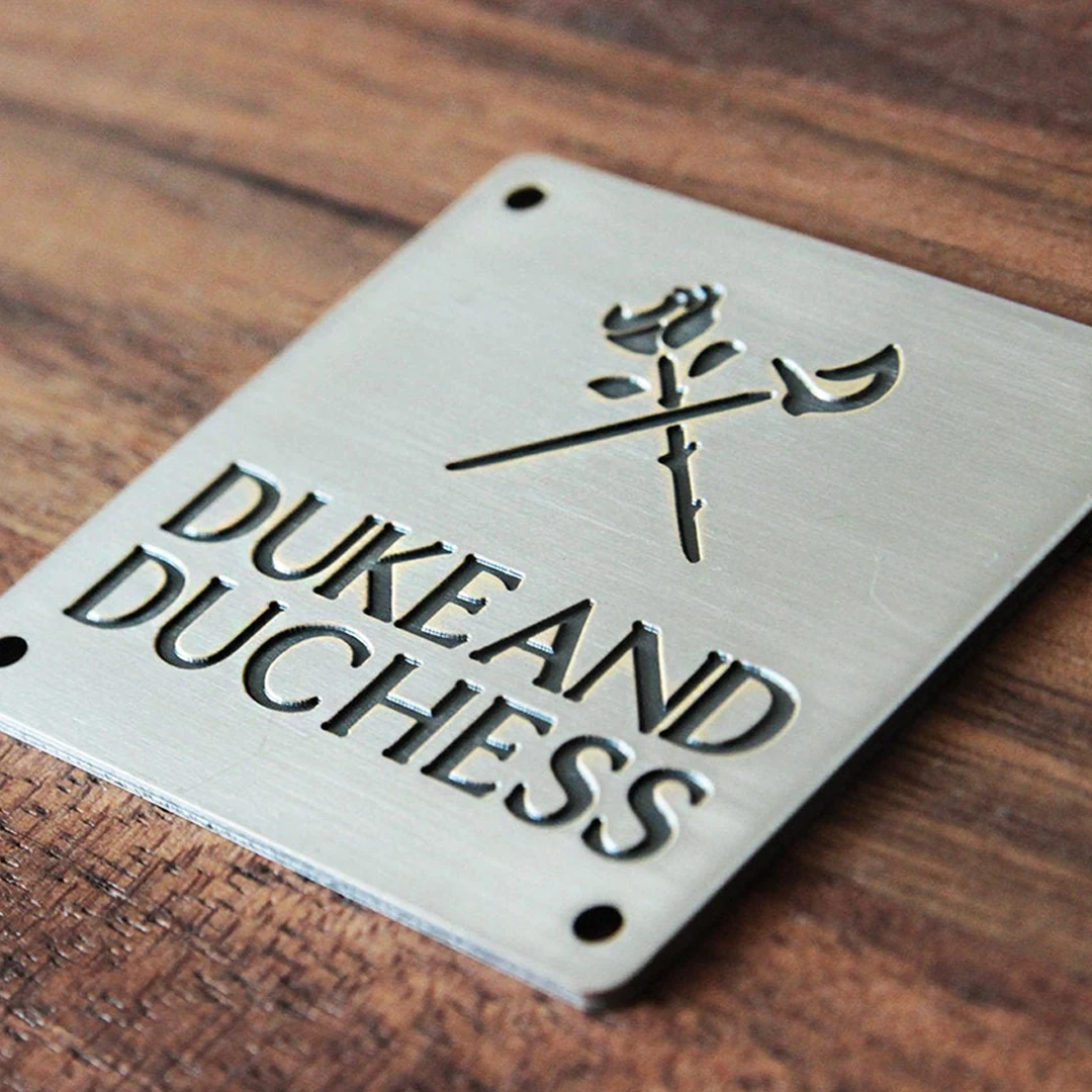 Custom Metal badge tags Zinc alloy brand logo Personalized metal signage for handbags, clothing, hats and leather accessories