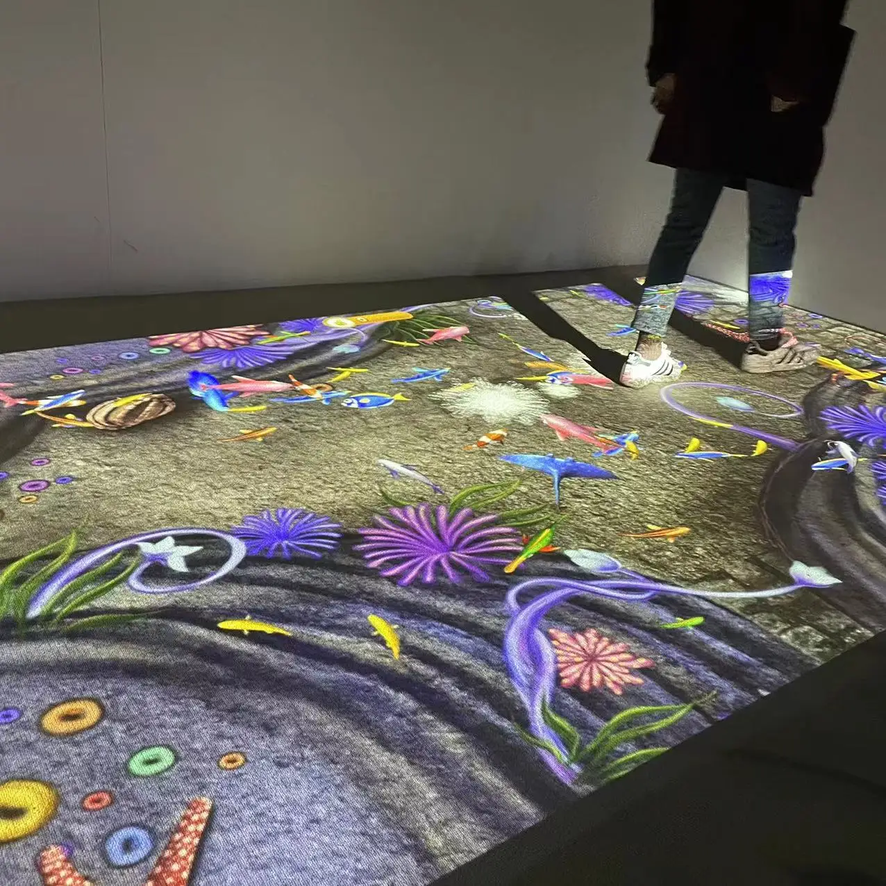 OEM Factory Alibaba Stock Price With interactive floor Video Display Function