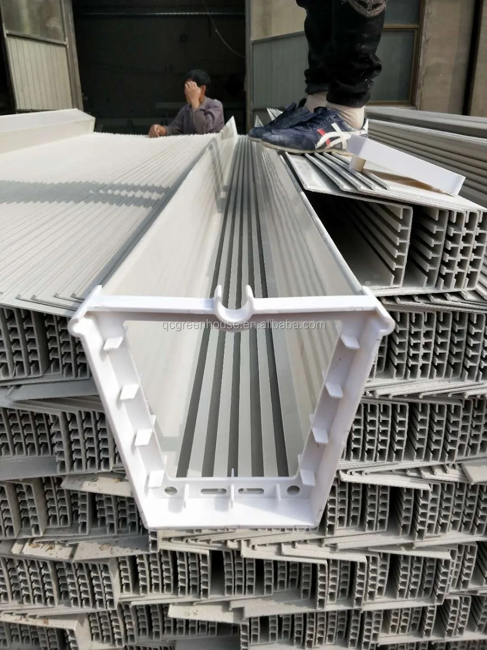 Greenhouse Seed Cultivation Pvc Plant Growing Hydroponic Gutter For Strawberry Farming Systems