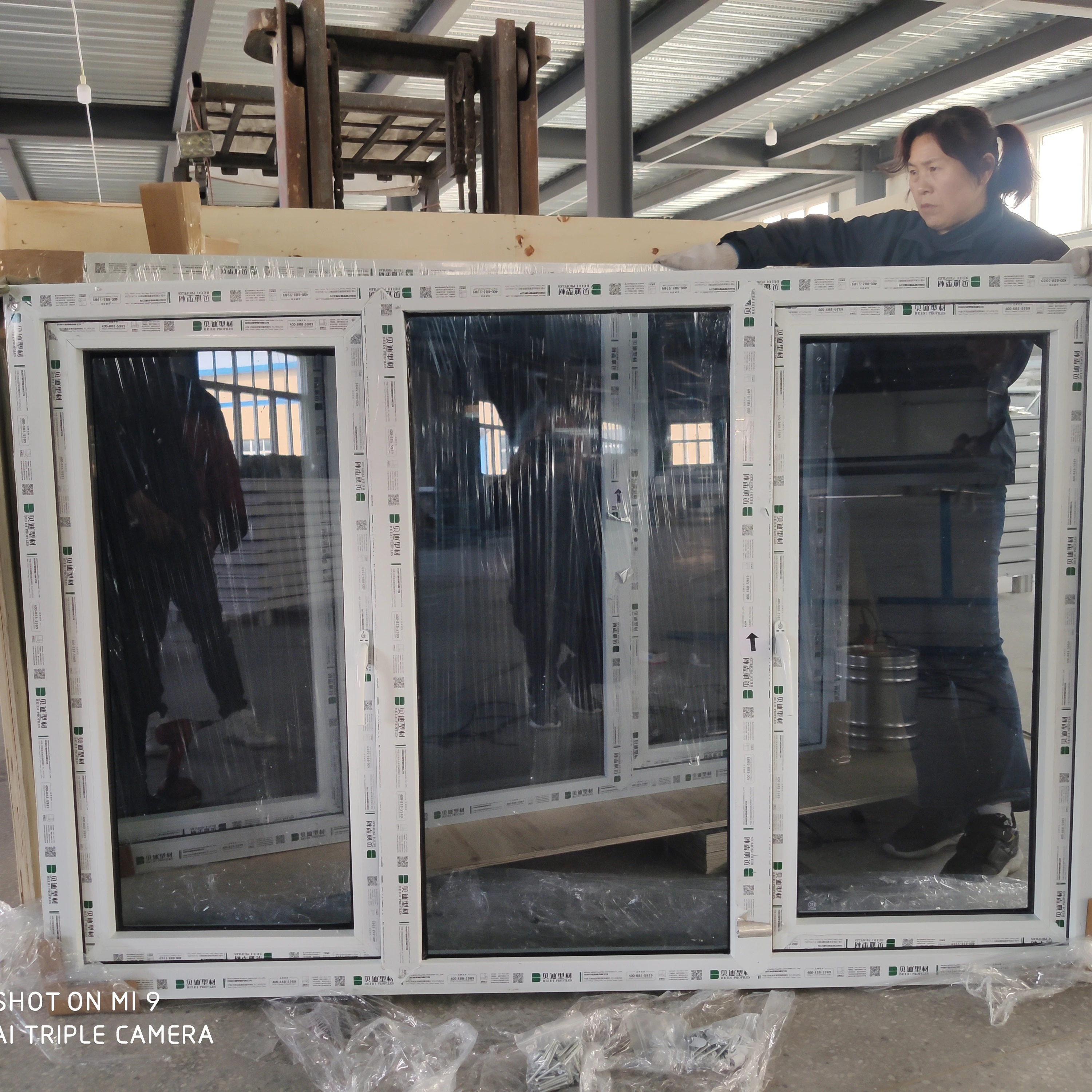 PVC vinyl windows french casement impact windows with tinted glass and screen for balcony