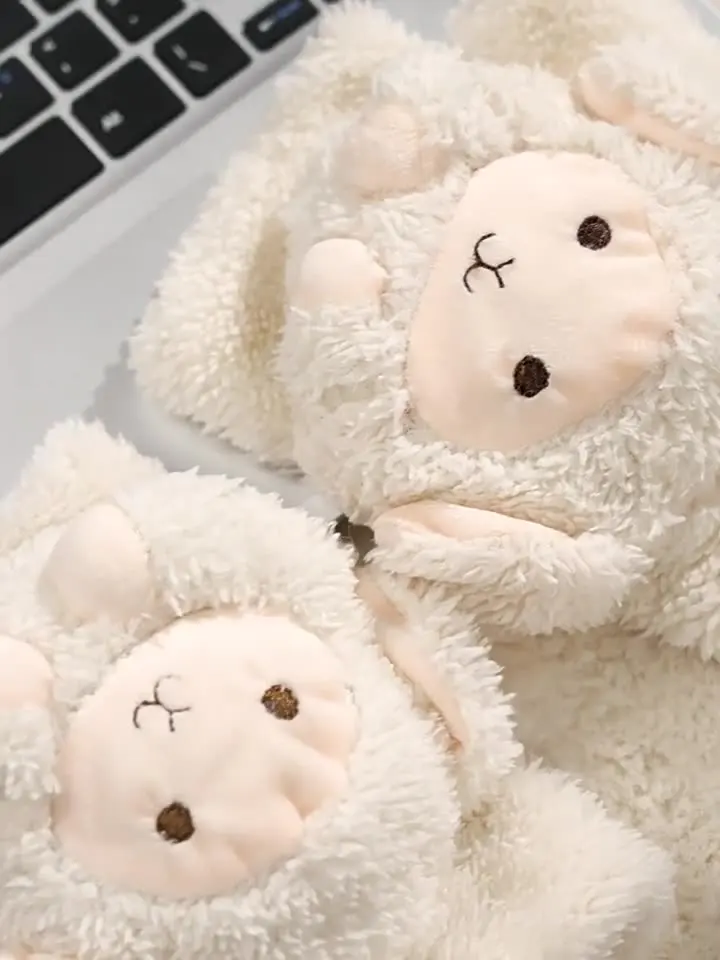 2023 Wholesale Hand Heater Portable USB Rechargeable Electric Hand Warmer Hot Hand Warmer Cute Winter Heater Quick Heating