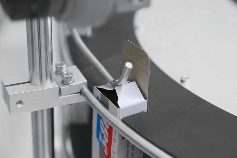 Good Quality Cheap Price Blister Sachet Soft Tube Bottle Vertical Semi Automatic Cartoning Machine