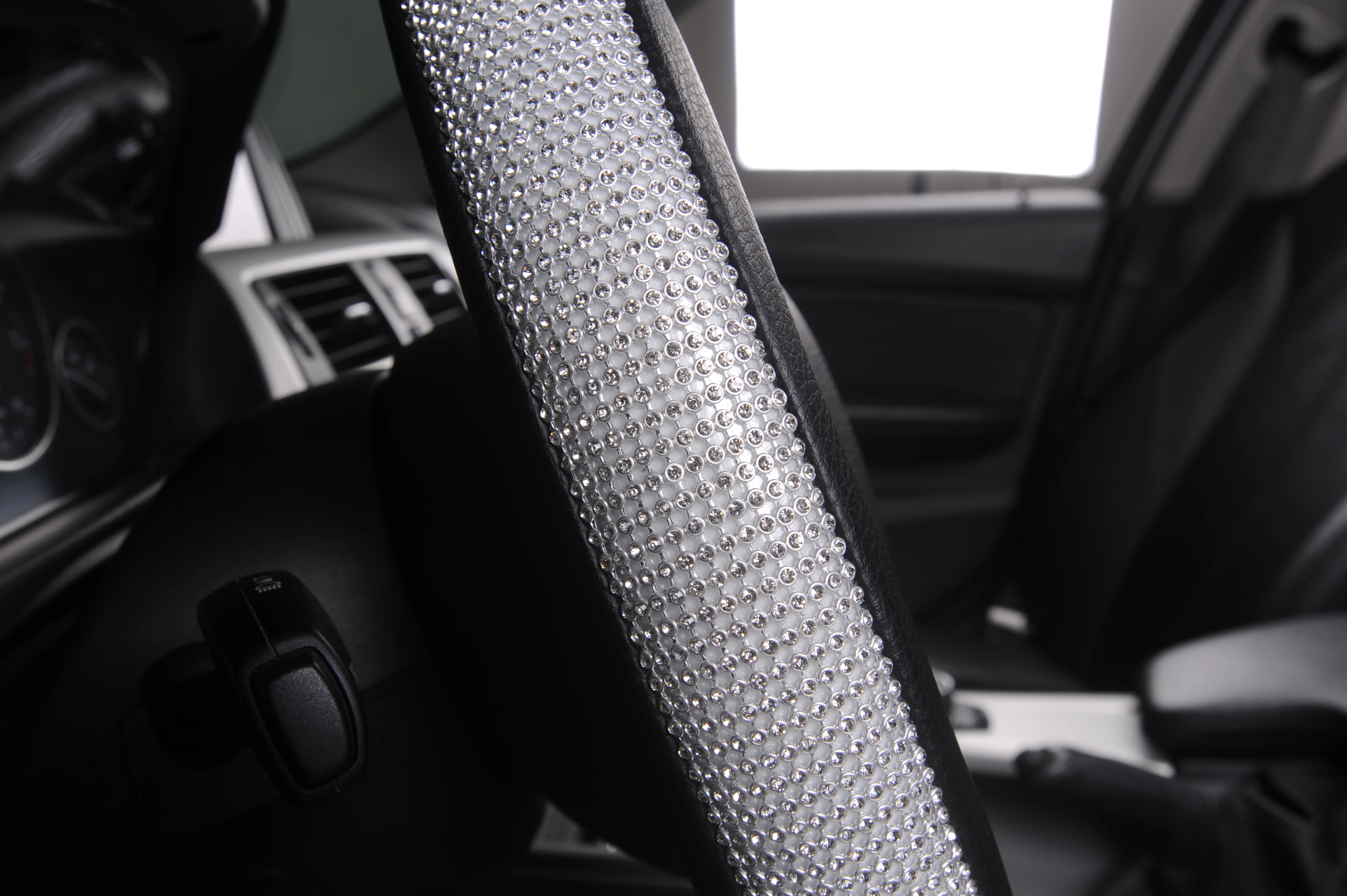 Роскошный кожаный чехол на руль со стразами золотого и серебряного цвета для автомобилей