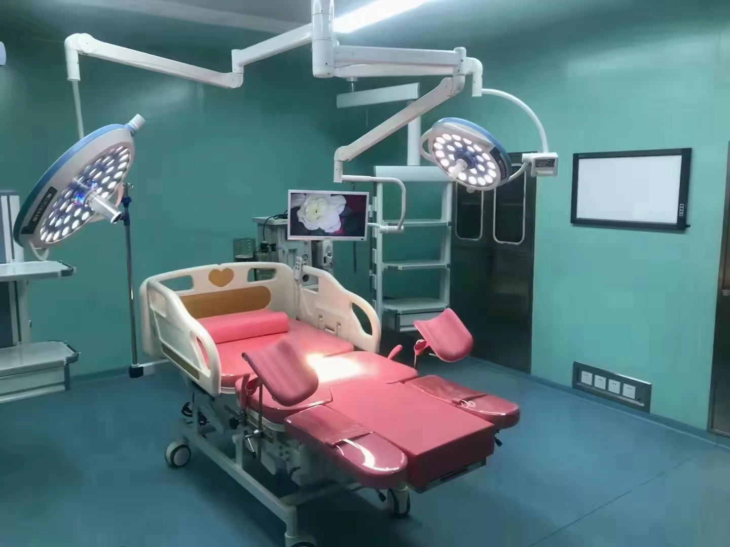 Hospital Furniture Medical Portable electric obstetric bed Gynecological Examination Delivery Table