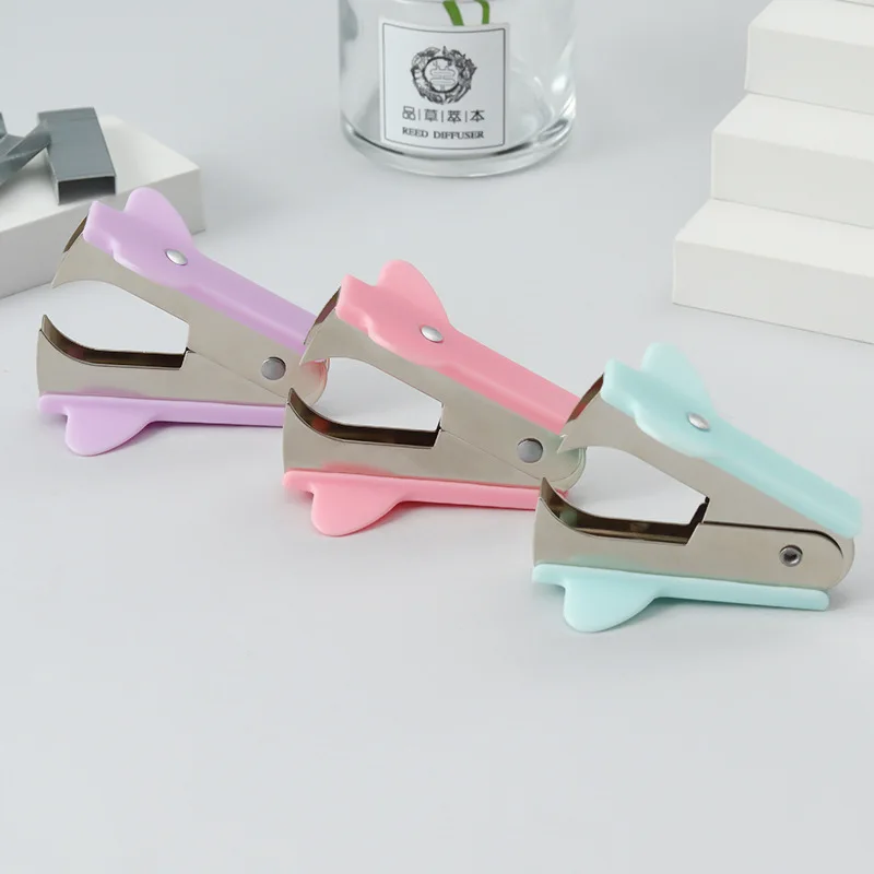 12/ box Macaron staple remover color Simple and versatile suitable foroffice students