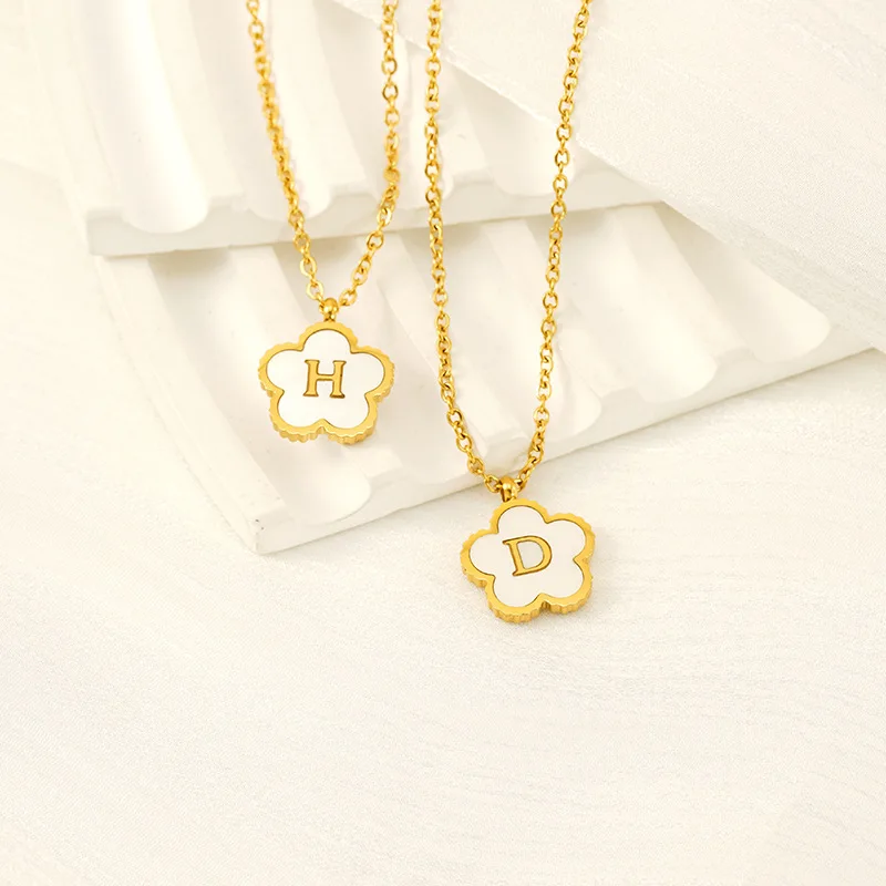 Initial Letters Alphabet Five Leaf Clover 18K Gold Plated Pendant Stainless Steel Fashion Jewelry Necklaces for Women Wholesale