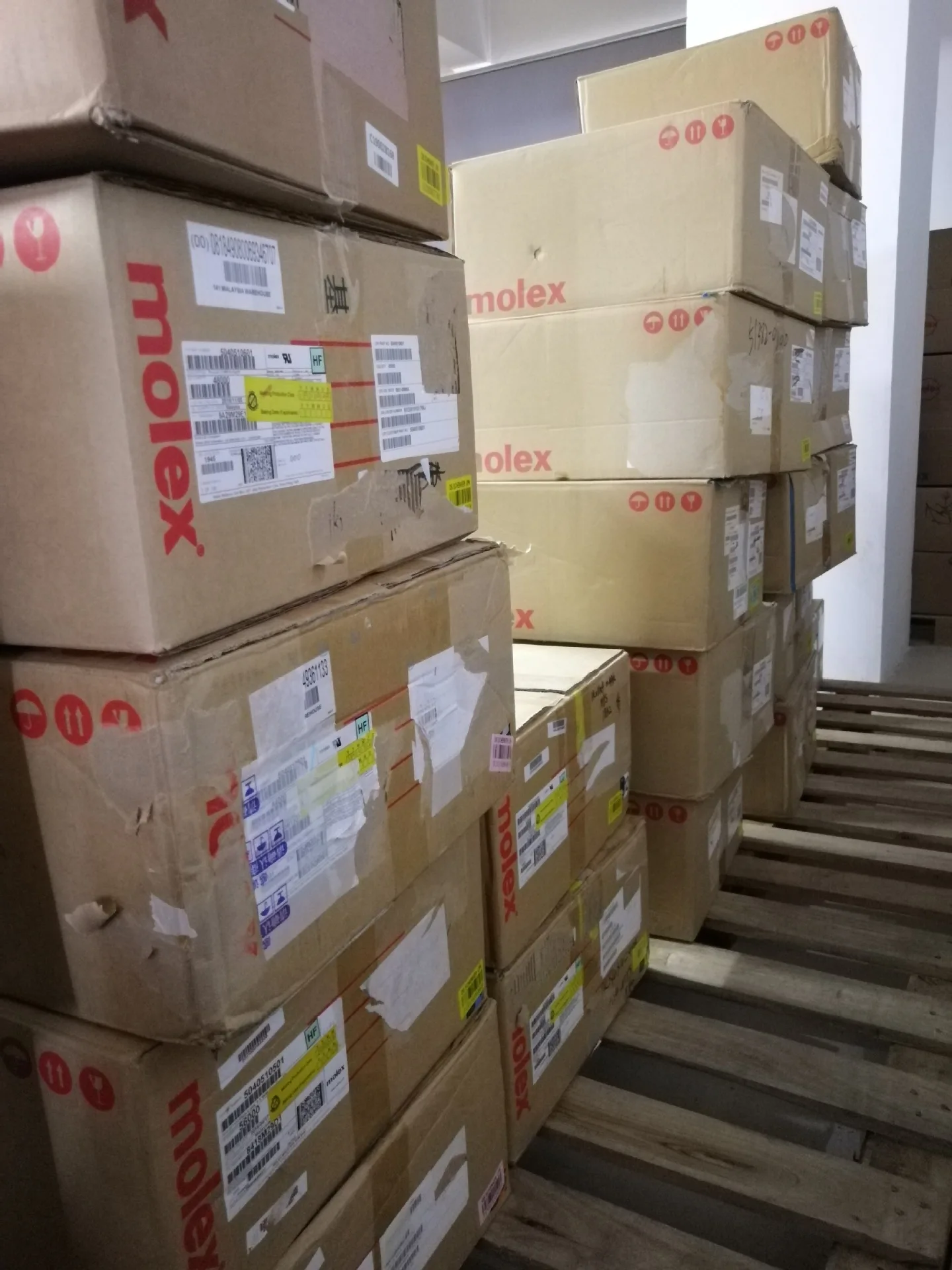 Molex Original 533751010 Plugin Pin Headers Connector VERT 10POS 2.5MM Board to Board 53375-1010 Series Mini-Lock 53375