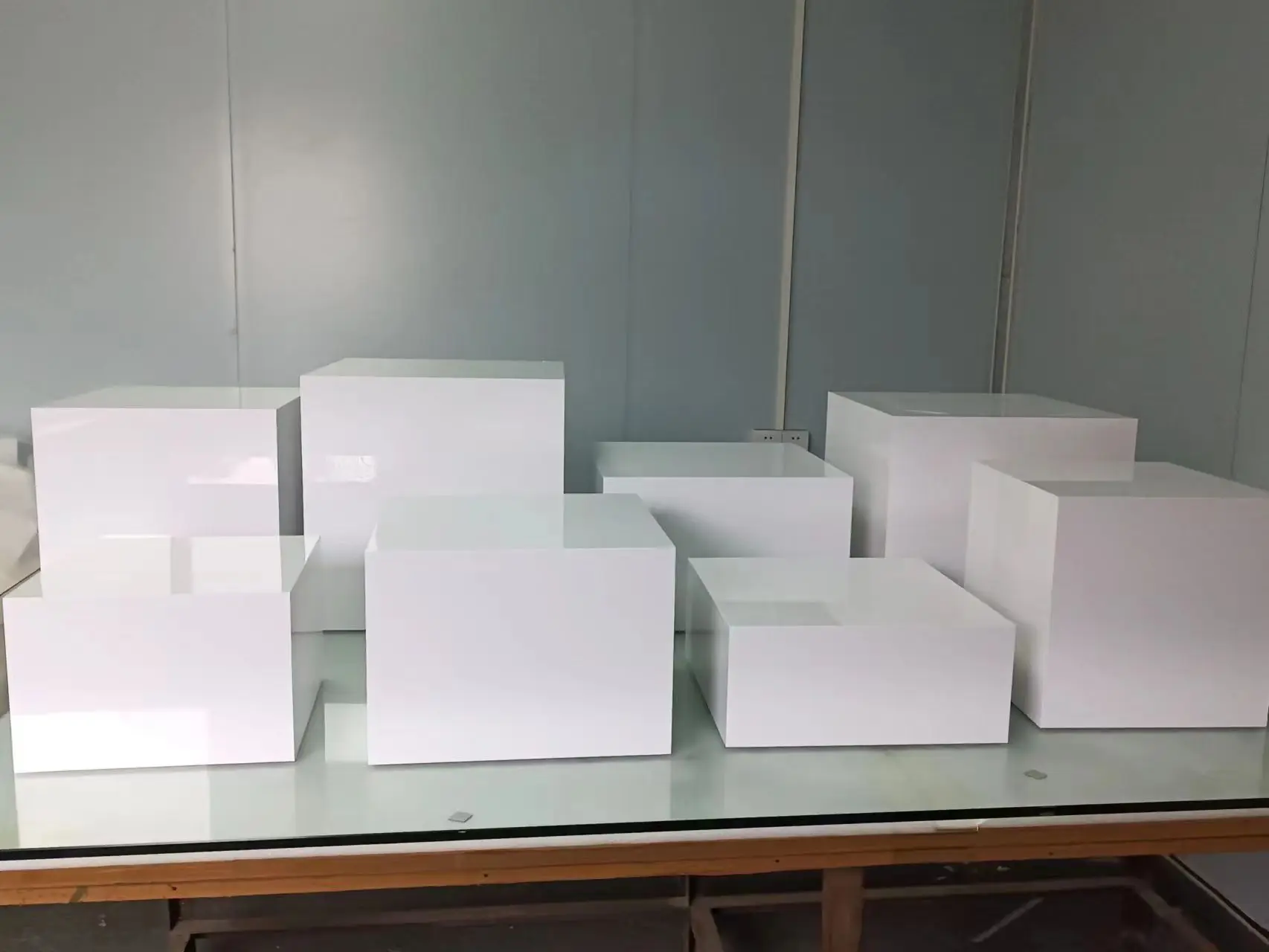 White Buffet Acrylic Riser Cube Display Nesting Risers Lucite Square Food Pedestal Box Display Stand