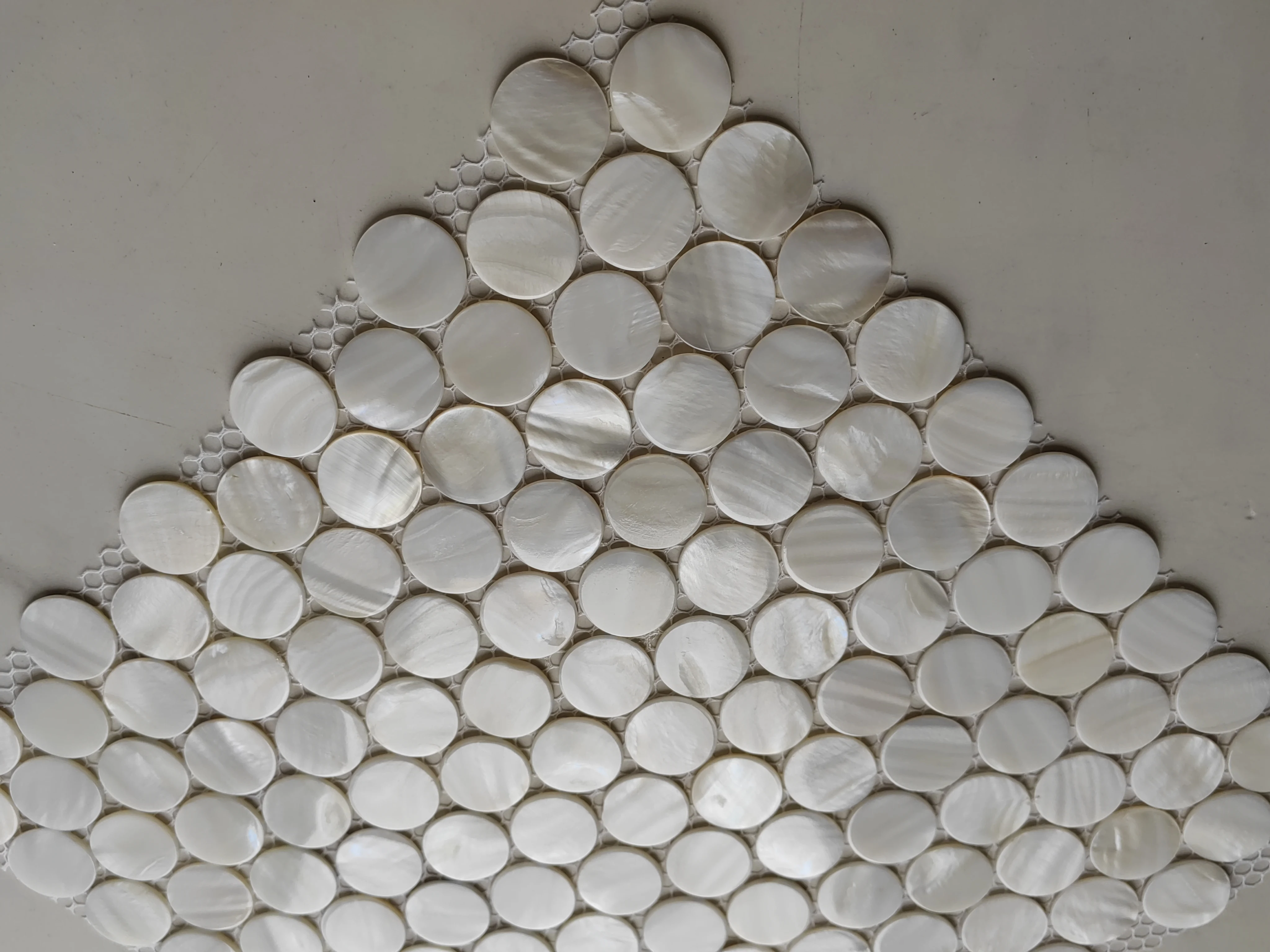 China Factory Round Shape Super White Mother Of Pearl Shell Mosaic Tiles Sheet Kitchen Backsplash