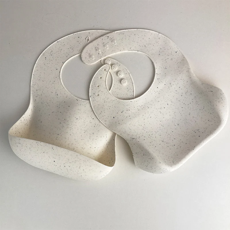 Baby Bibs Waterproof Silicone Feeding Baby Bibs Newborn Speckle for Kids Food Catching Adjustable Bibs 1Pc