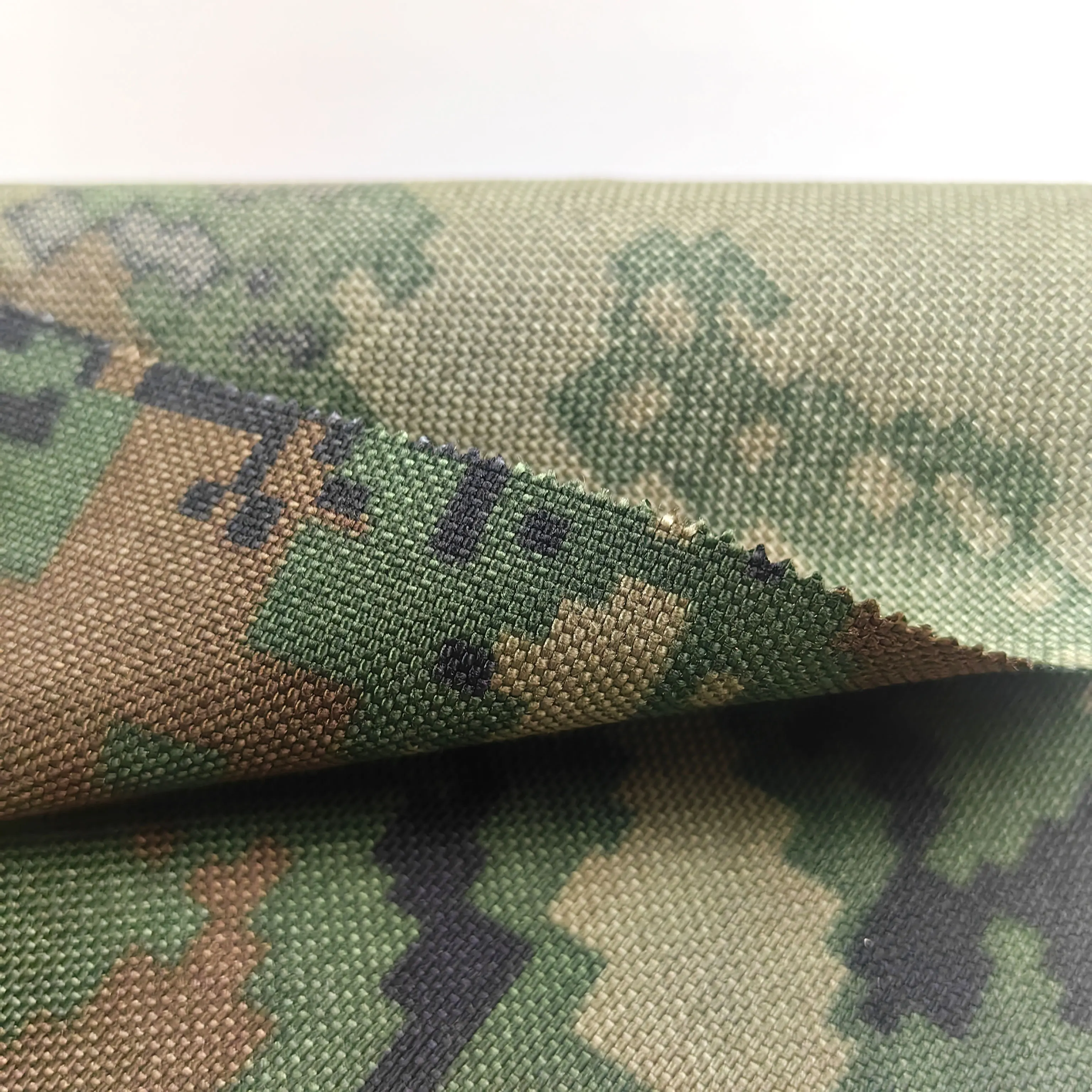 Heavy Duty Digital Camouflage Fabric 1050D 1000D Denier Ballistic Cordura Nylon Durable Backpack Fabric Material Cordura 1000D W