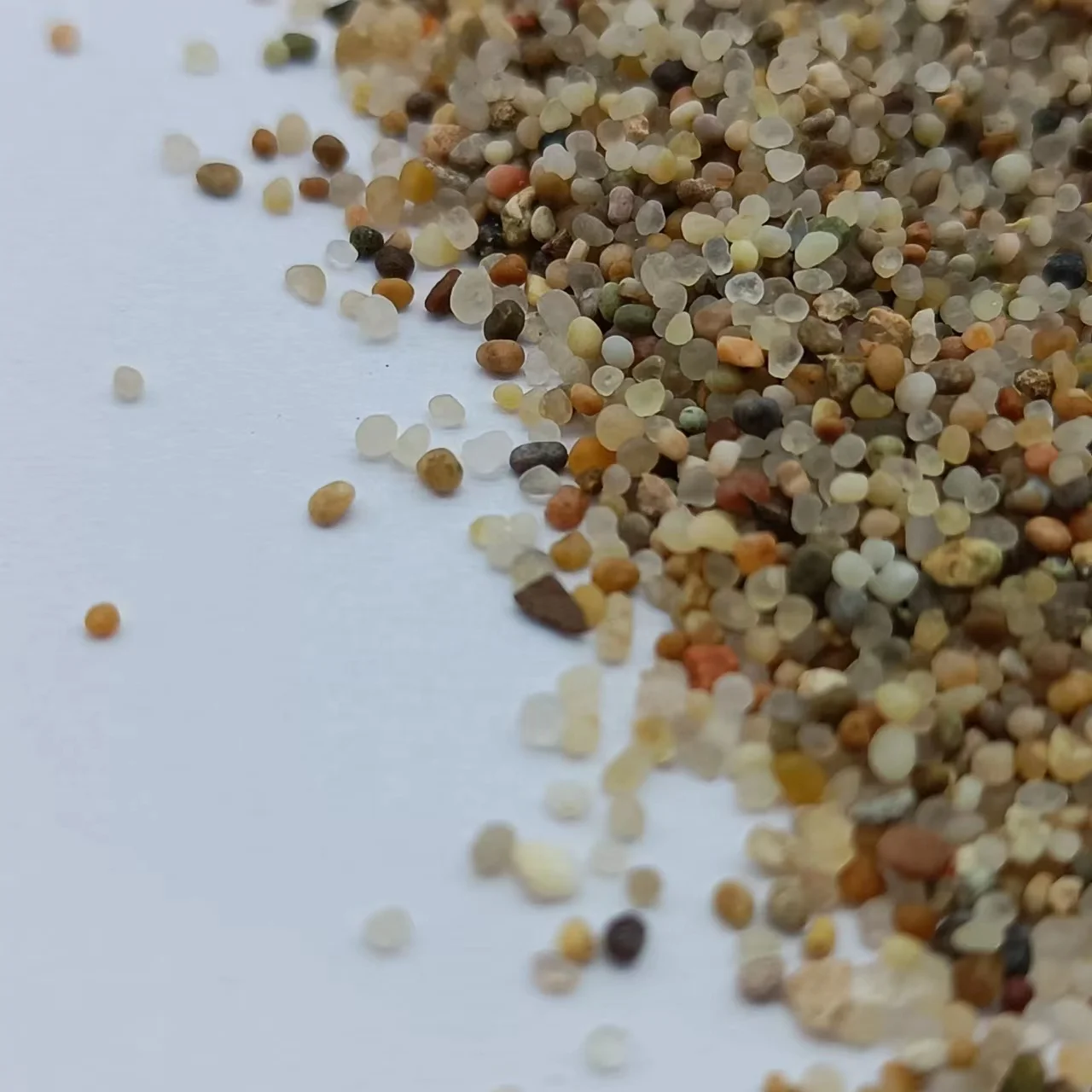 Factory Direct Supply High Quality Sea sand  Salt sand Round Sand with reasonable price