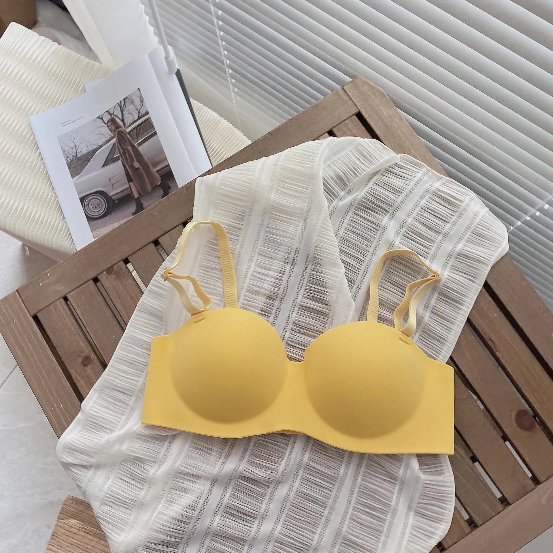 Girls Seamless Bra Factory Wholesale Breathable Soft Sexy Wire Free Padded Push Up One Piece