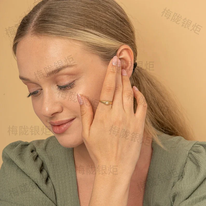 LOZRUNVE Fashion Jewelry Custom Wholesale Sterling Silver Pave CZ Stone Heart Signet Ring Women