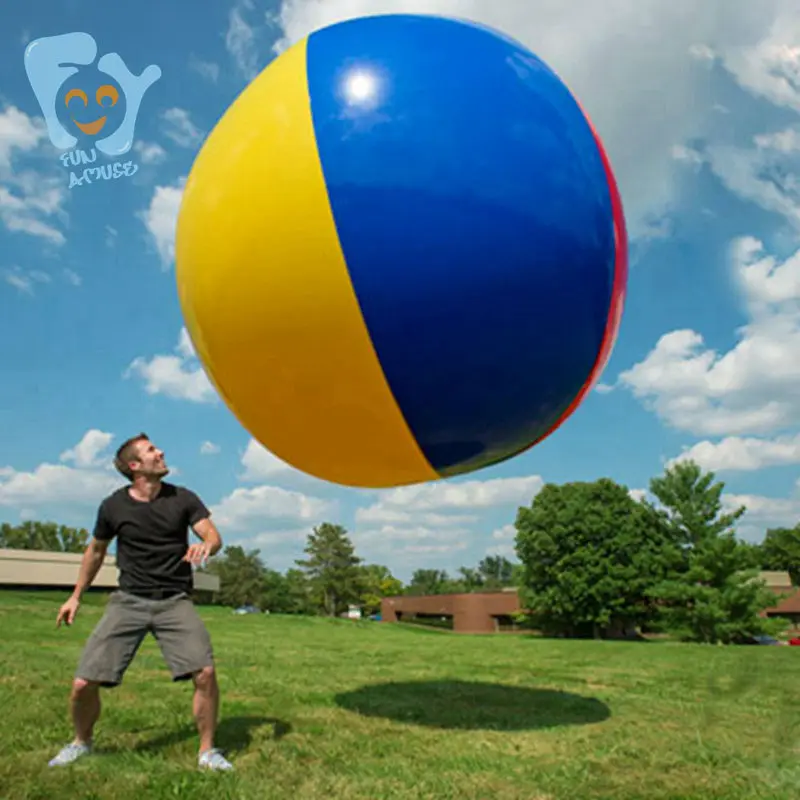 Гигантский надувной пляжный мяч диаметром 2 м