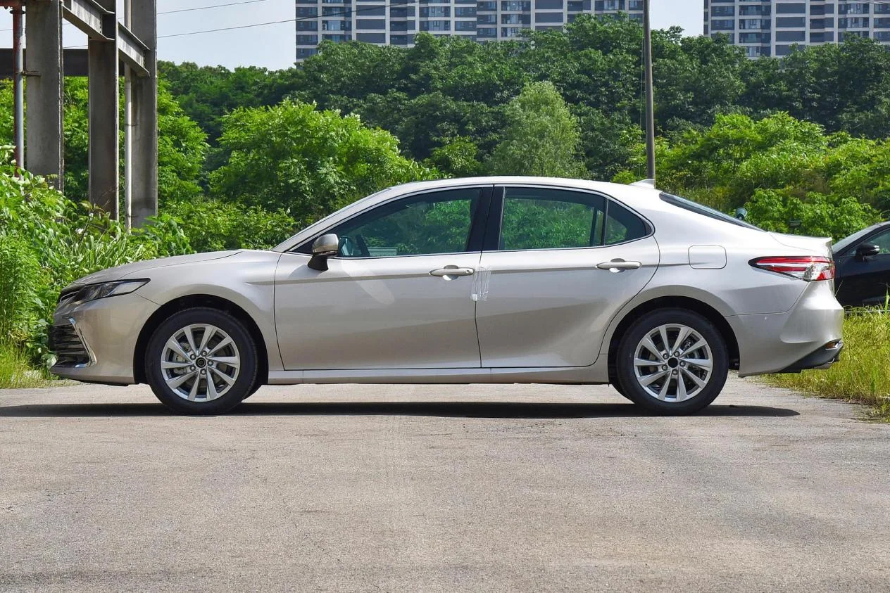 Лидер продаж автомобиль для взрослых Gac Toyota Camry сделано в Китае 2 0 л 5 гибридный