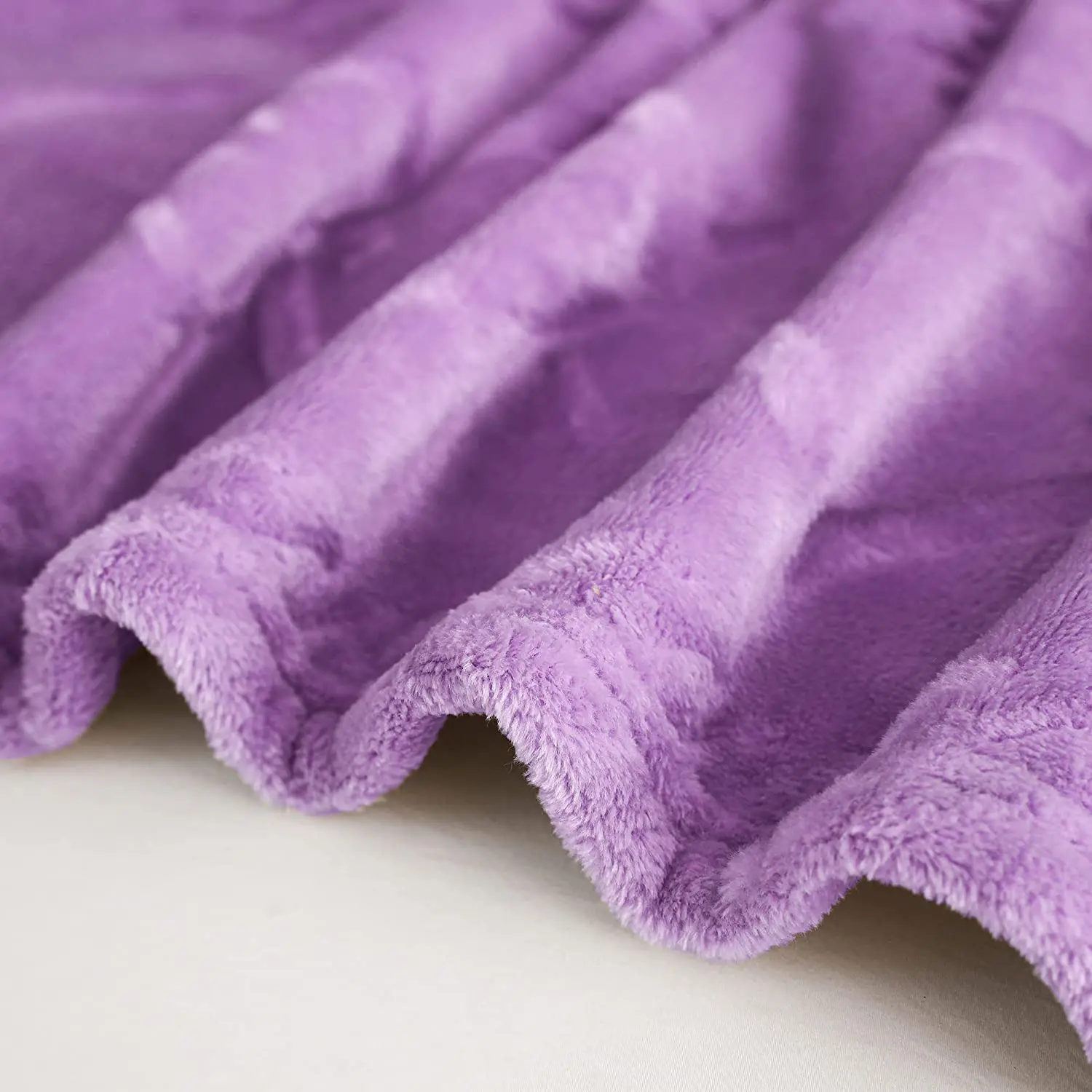 Manufacturers China Geometric Pattern Blanket Double Bed Warming Winter Comforter Blankets