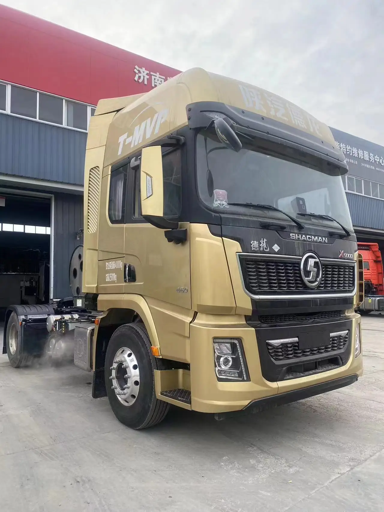 new hot sale 4*2 6 wheel drive SHACMAN H3000 385 hp truck tractor