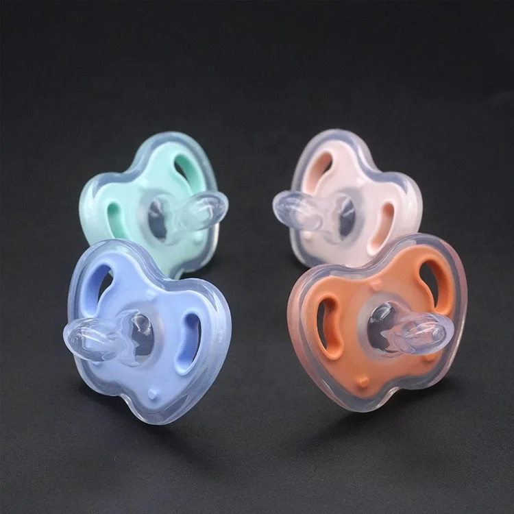 Ultra-Light Silicone Pacifier Symmetrical One-Piece Design BPA-Free Silicone Pacifier 0-6M for Newborn Baby