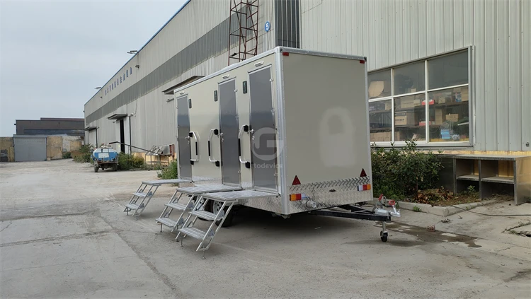 YITUO 3 stalls mobile toilets cabin movable container fiberglass high quality manufacturer camping restroom trailer