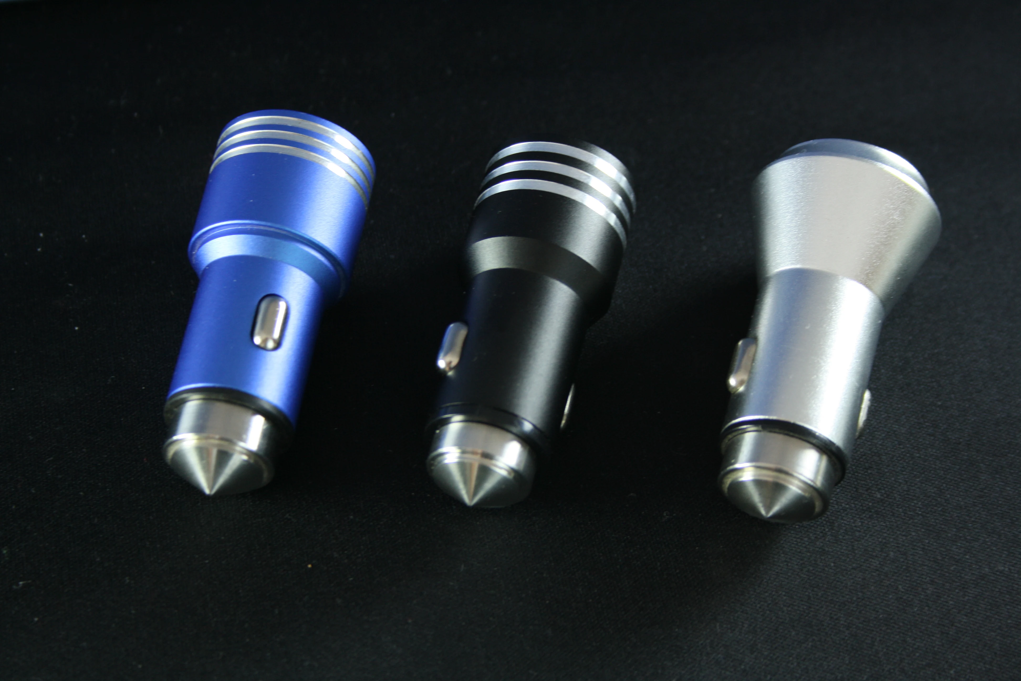 
PENGFAIES CFC6000 5 year warranty Low price black dual USB car fast charger with CE certification for sale 