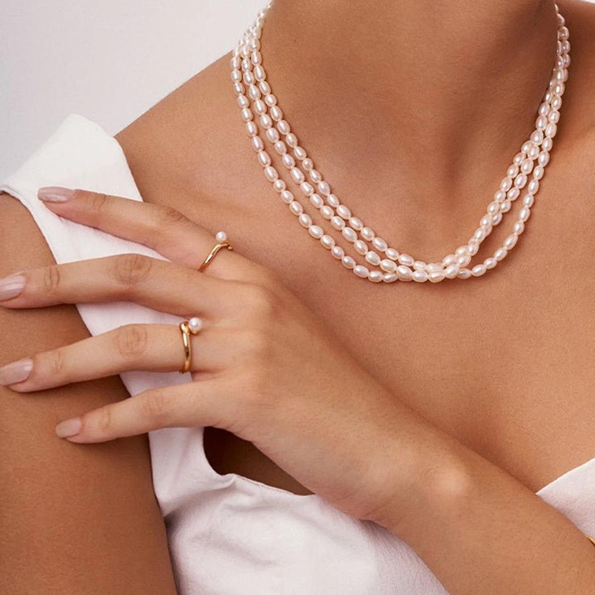 J&D Delicate Women Jewelry 18K Gold Plated Stainless Steel Mother of Pearl Wave Open Adjustable Rings