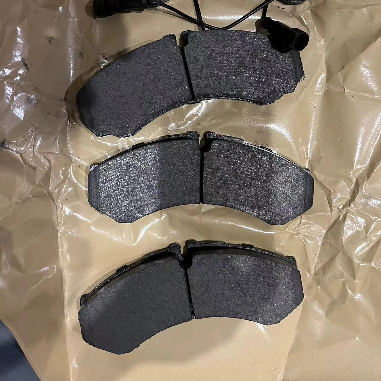 Customized Auto Substitute Parts Disc Brake Pad Japanese Rear Front Automotive Ceramic 10 OEM High Temperature Resistance /