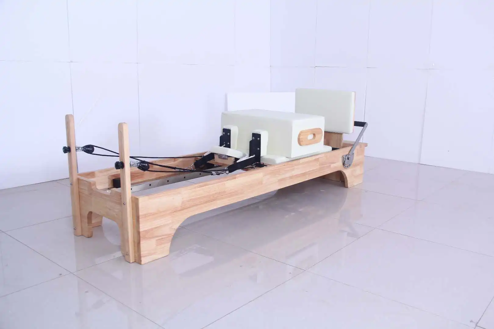 Shandong Land Fitness Studio Pilates Reformer