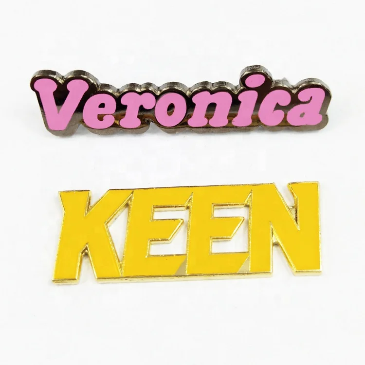 Бесплатный образец, логотип на заказ, жесткая мягкая эмалированная металлическая шелкография, булавка для лацкана, прямоугольные значки с буквами