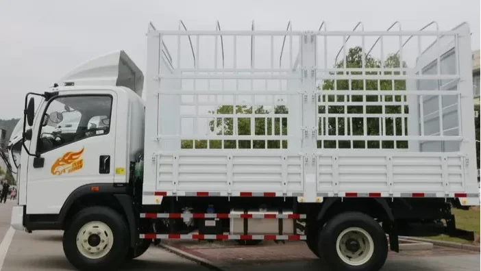 Homan 4x4 6x4 8x4 heavy Cargo Truck 40 Ton Capacity With High Deck Cab