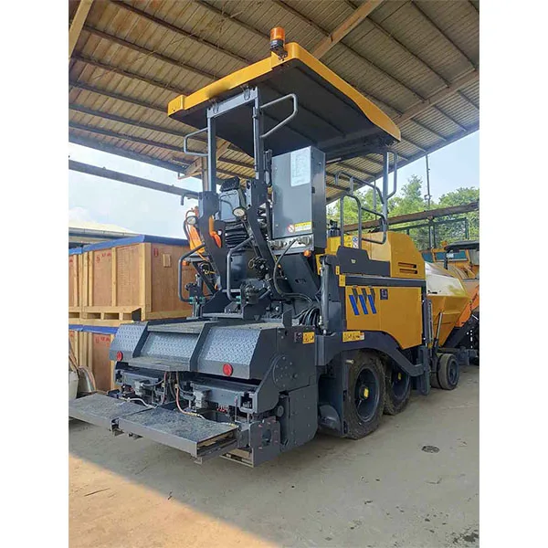 Road Paver 4.5M Paving Width Asphalt Paver Road Concrete Asphalt Paver 73.5Kw Shangchai Engine from Xuzhou Factory