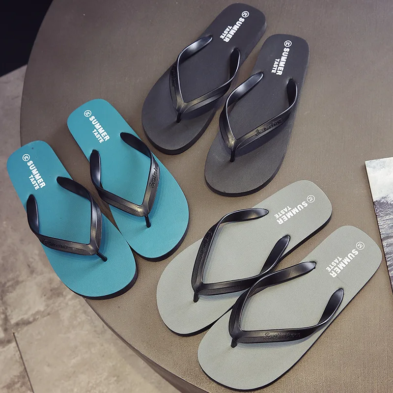 Flip-flops for men New casual outdoor beach sandals for students Large thick soled anti-skid slippers for men Summer