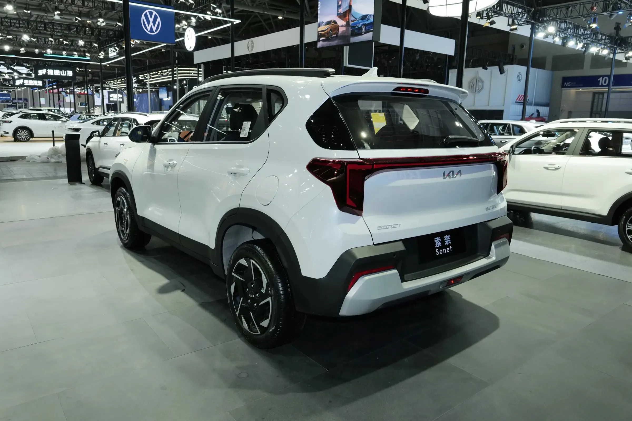Дешевые Kia Stonic подержанные автомобили до 3 лет проверенные поставщики KX1 из Китая