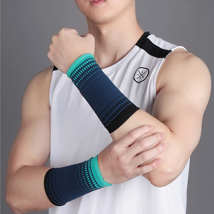  High Quality Custom Logo Adjustable Stripe Towel Polyester Running Basketball Wrist Brace
