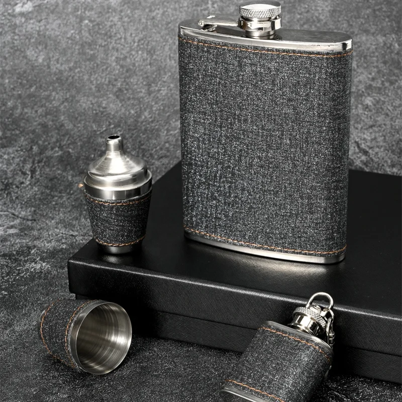 Custom 1oz/8oz metal stainless steel whisky hip flask pocket leather wrapped whiskey hip flask gift set with funnel and cups