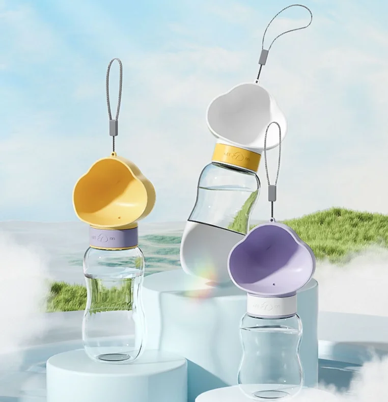 Dog outing water cup dog kettle portable portable cup dog walking water bottle pet drinking water feeding