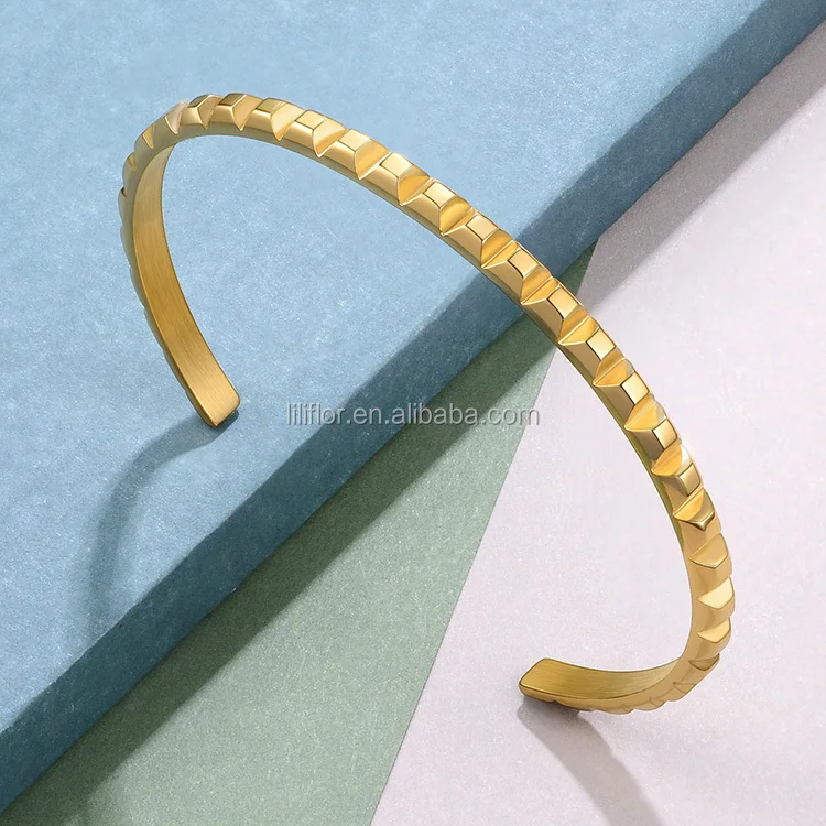 High Quality Fashion Jewelry 18K Gold Plated Stainless Steel Spike Pyramid C-type open design Cuff Bracelets BF192008