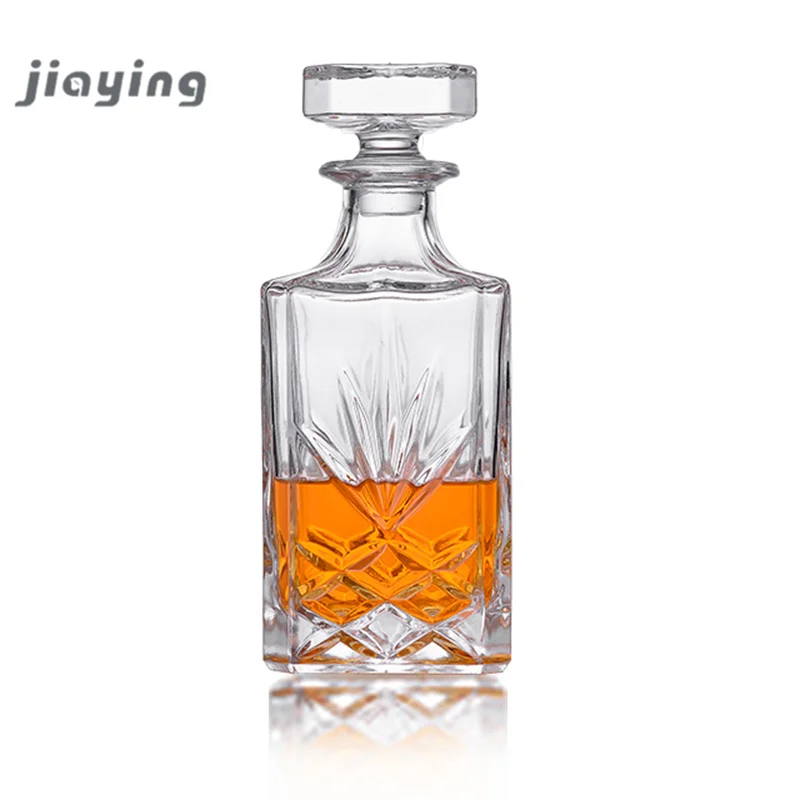 Wholesale Square Clear Whiskey Decanter Diamond Whiskey Glass Set With 4 Cups For Bar