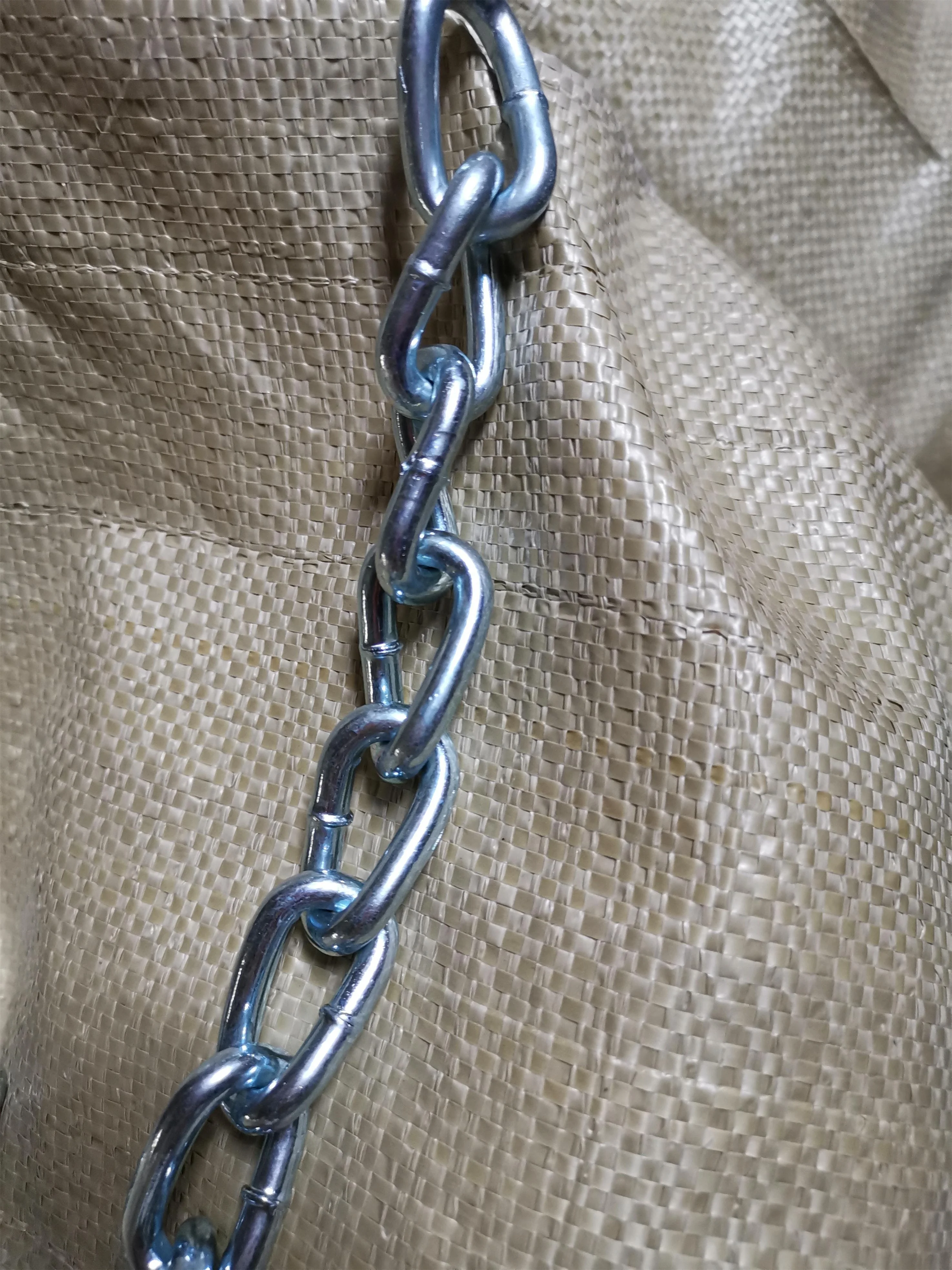  DIN5685A Short Welded Mild Steel Blue White Galvanized Twisted Link