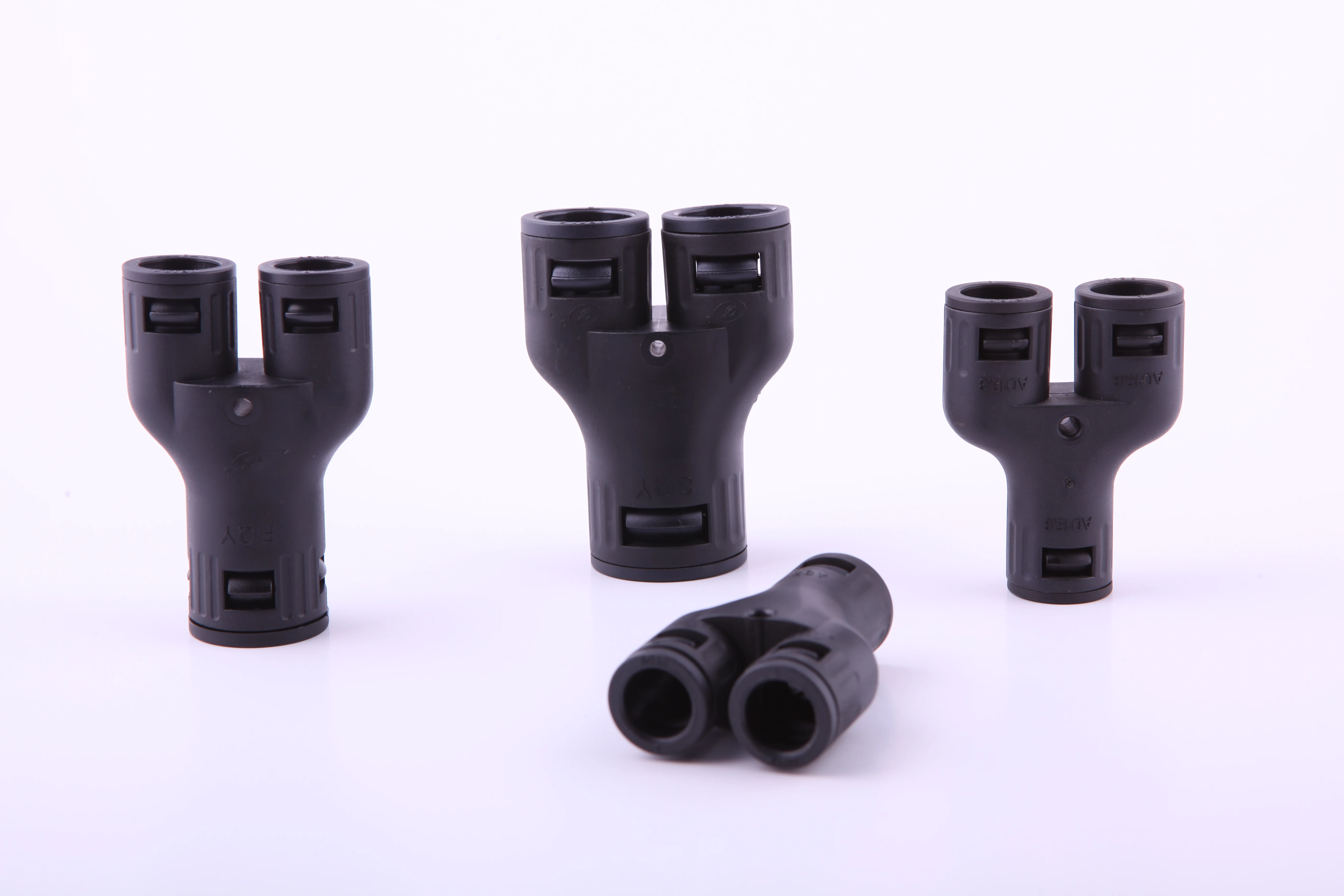 Waterproof 3-Way Y-Shaped Rubber Cable Gland Pa6 Nylon Tube Y Connector For Flexible Conduit