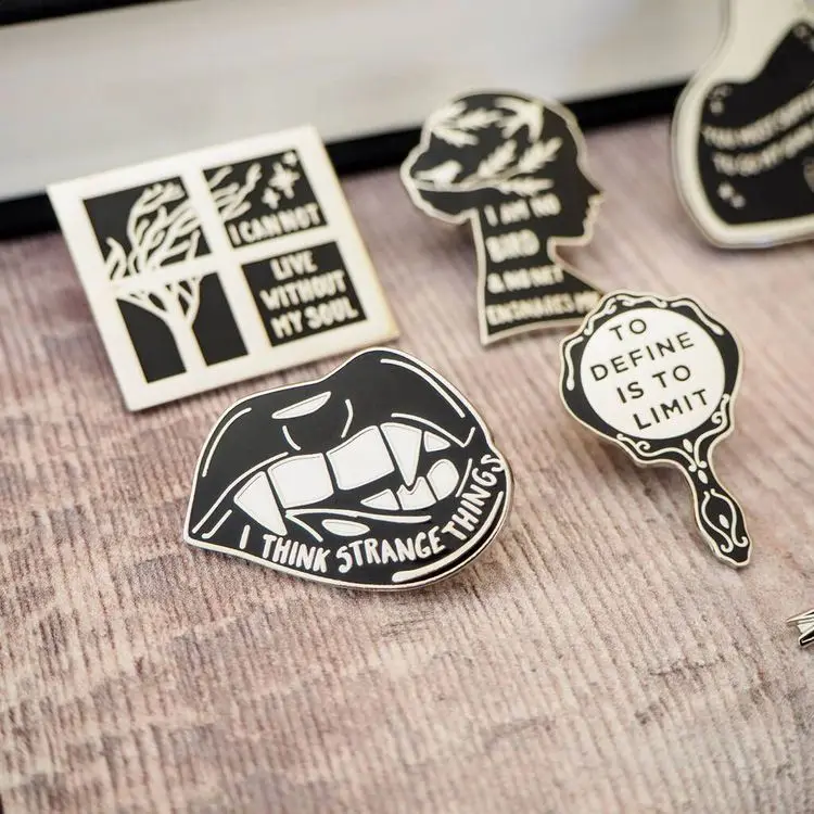 2024 NEW 3D HARD ENAMEL PINS WITH CUSTOMIZED LOGO SILVER GOLD BRONZE LAPEL PINS AND BADGES