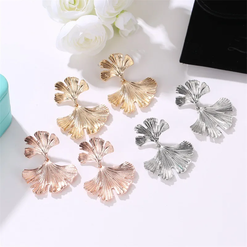 JER-197020 2019 Trade Assurance Korea Flower Metal Woman Wholesale Fashion Statement Earrings