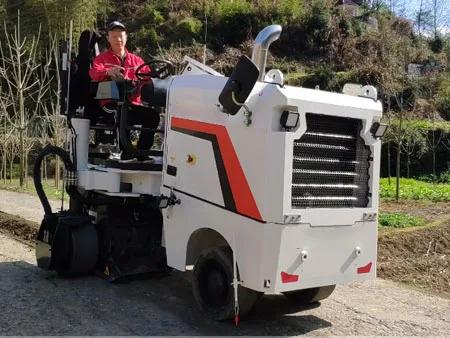 15ton Cold Milling Machine 160kW SMT100M-C6 With Energy-Saving Technologies