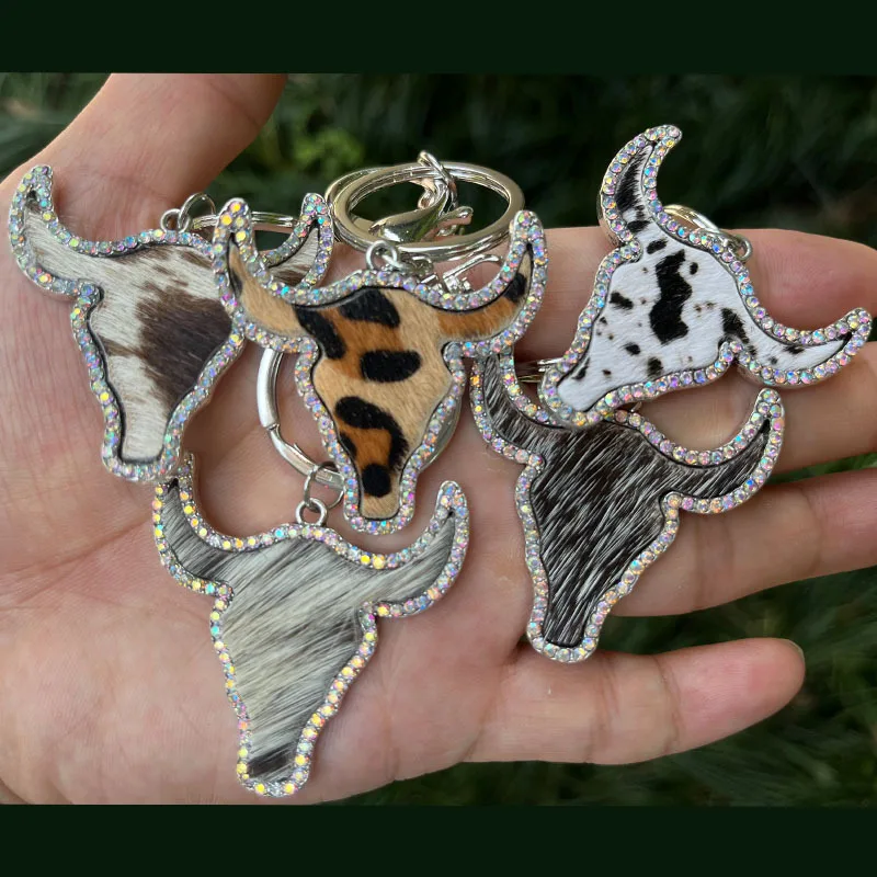 Vintage Emboss Cowhide Leather Key chains Rhinestone Bull Head Keychain Cowgirl Bag Pendant Cowboy Cow Key Ring Western Keychain